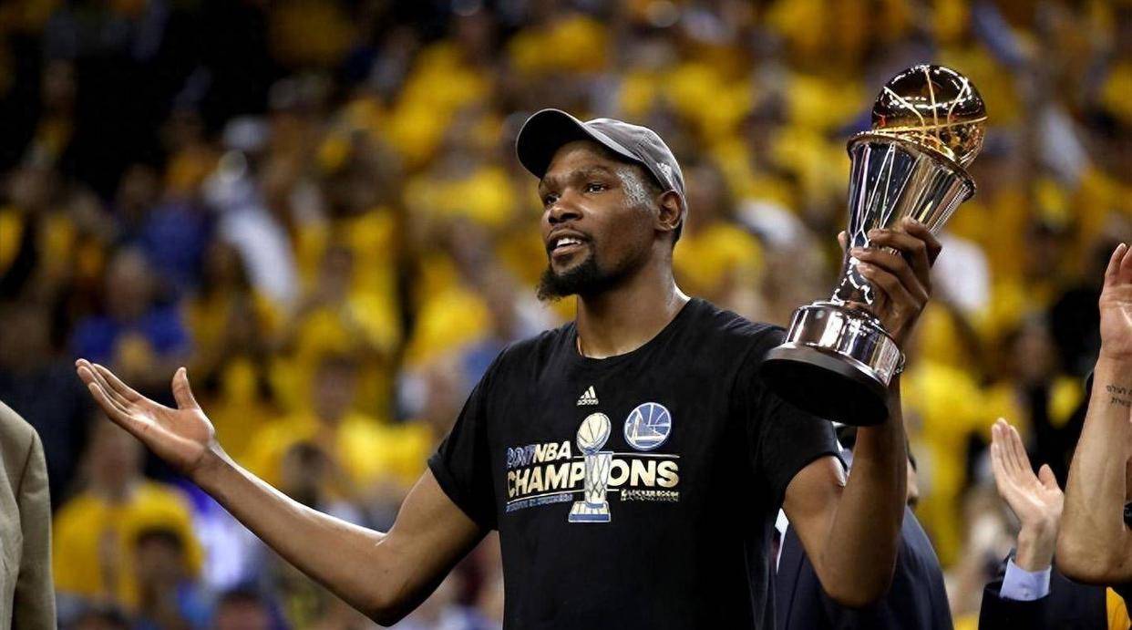 关于杜兰特在中国队比赛中惊险取胜，突破纪录引发热议！的信息